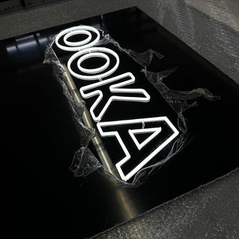 Neon Buchstaben | Leuchtende Schriftzüge - Picura GmbH