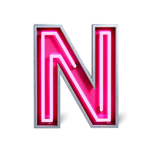 Ein 3D-Profilbuchstabe 'N' mit pinkfarbener LED-Neonbeleuchtung in einem silbernen Metallrahmen. Moderne Leuchtwerbung.