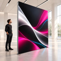 SEGO Lightbox Textilspannrahmen 2000 × 2500 mm, beleuchtet, im Ausstellungsraum