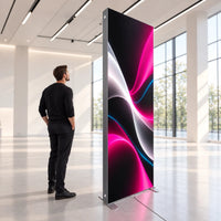 SEGO Lightbox Textilspannrahmen 850 × 2500 mm, beleuchtet, im Ausstellungsraum