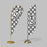 Beachflags individuell bedrucken lassen mit farbigem Motiv und stabilem Gestell