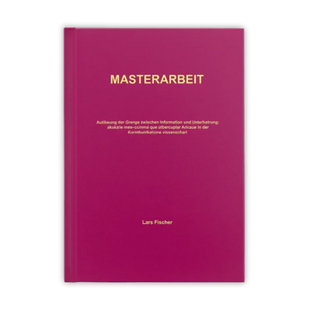 Hochwertig gebundene Abschlussarbeit auf einem Tisch liegend