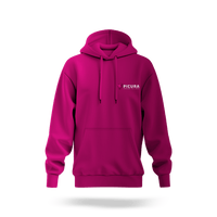 Hoodie bedrucken – ein magenta-pinker Hoodie mit einem professionellen weißen PICURA WERBETECHNIK DRUCK AGENTUR Logo-Aufdruck auf der Brust als hochwertiges Beispiel für Textildruck.