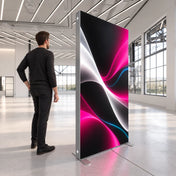 SEGO Lightbox Textilspannrahmen 1000 × 2000 mm, beleuchtet, im Ausstellungsraum