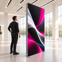 SEGO Lightbox Textilspannrahmen 1000 × 2250 mm, beleuchtet, im Ausstellungsraum