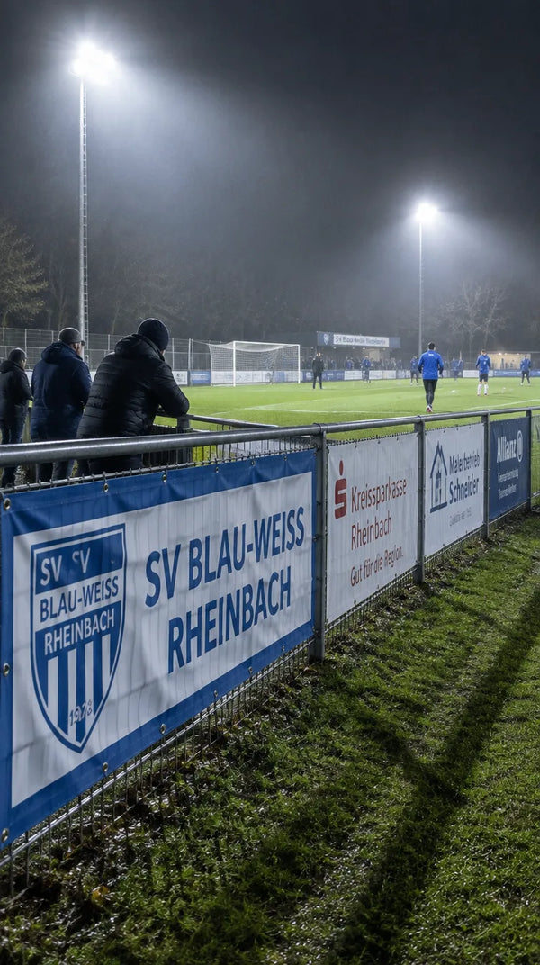 Bandenwerbung am Spielfeld